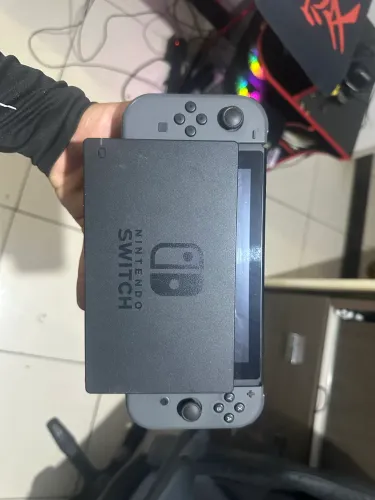 Vendo SWITCH COM TODOS ACESSÓRIOS aceito ofertas