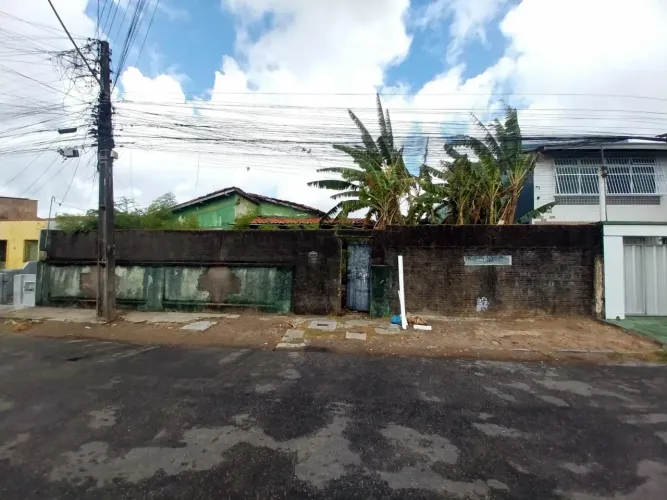 (TE8255) Excelente terreno localizado no Vila Peri medindo 660m²