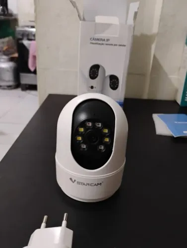 Câmera IP Vstarcam C4 HD Wifi - Visão noturna em cores + Giro remoto + Áudio Duplo - Nova