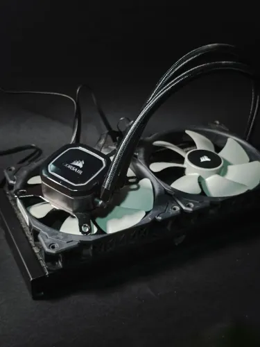 Water Cooler Corsair Hydro Series H100i ( Radiador de 240mm