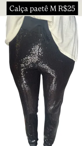 Calça em malha bordada de paetê