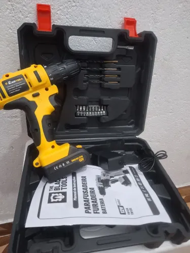 PARAFUSADEIRA/FURADEIRA SEM FIO 12V 01 BATERIA THE BLACK A TOOLS KIT COMPLETO