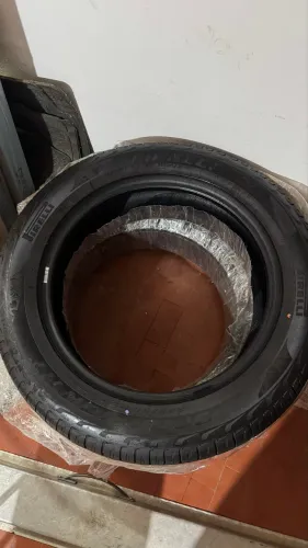 Pneus Pirelli 255 55 Aro 20 novos