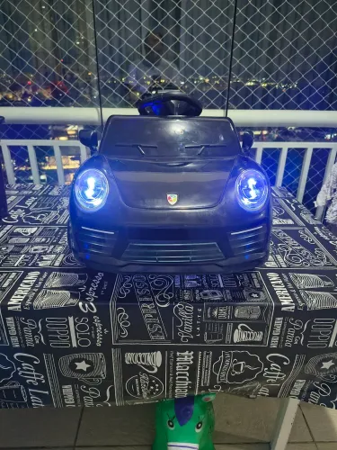 Carro elétrico infantil