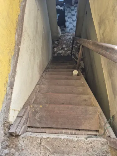 Escada de madeira