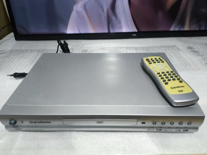 Multimídia DVD PLAYER D-201 Gradiente funcionando perfeitamente com remoto
