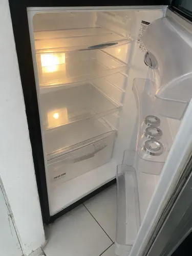 Geladeira GE Frost Free Preta - Excelente Estado