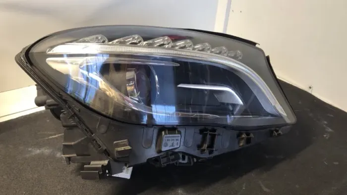 Farol Direito Mercedes-Benz GLA 2016 Original Bi-Xenon LED