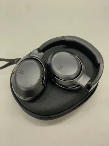Fone JBL Tour One M2