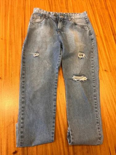 Calça jeans infantil rasgadas