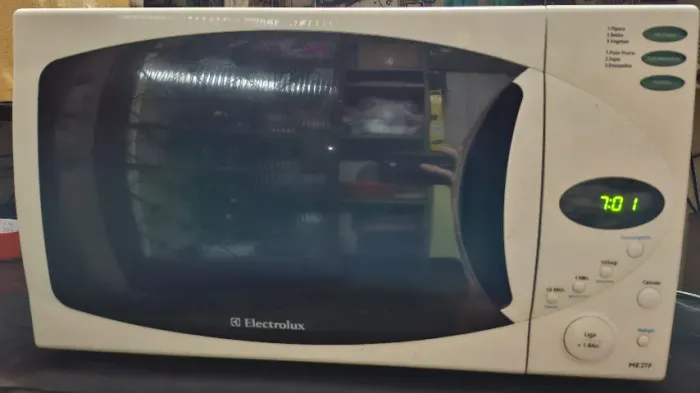 Microondas Electrolux ME27F