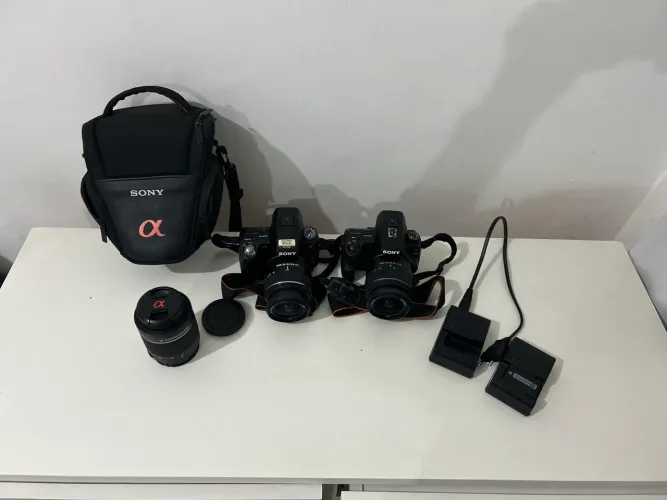 Sony A35 + A37 | 3 lentes, 3 baterias, carregadores e bolsa