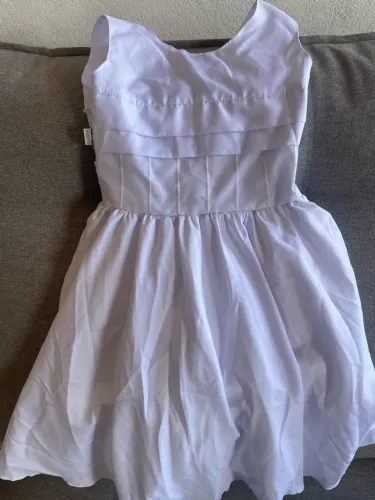 Vestido branco de festa infantil