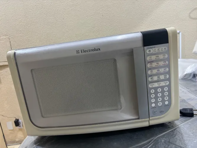 VENDO MICROONDAS