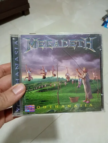 Caixa e encarte originais do CD YOUTHANASIA (MEGADETH) - não acompanha o CD