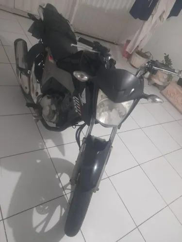 Titan 160 em dias 