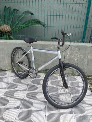 Bicicleta alumínio caixaria comum