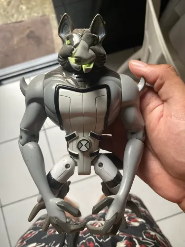 Boneco lobisben metamorfe