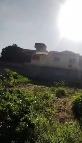 LOTE MURADO 360 mts² - ESCRITURADO - NO INÍCIO DE BALNEÁRIO PONTA DA FRUTA!!