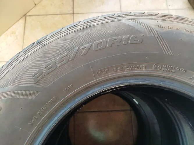 4 PNEUS 235/70/16..400 REAIS