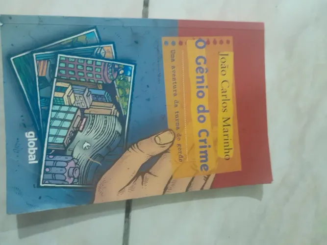Estou vendendo o livro "o gênio do crime"