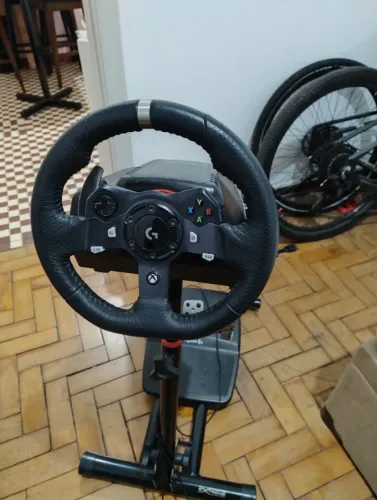 Volante Logitech G920 com cockpit