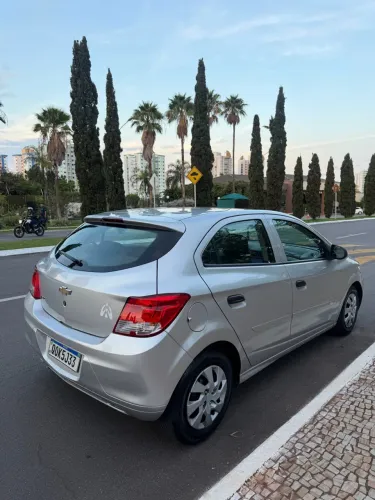 Chevrolet Onix JOY Hatch 1.0 8V Flex Mec. 4P 2018
