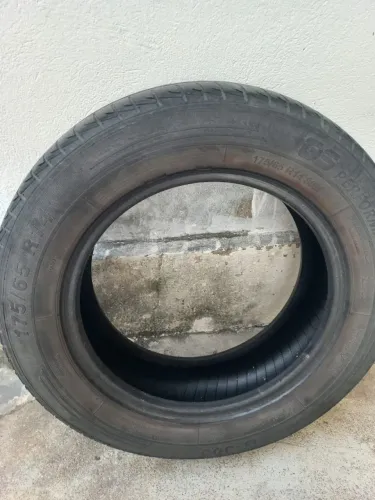 Pneu Remold bom estado 175/65 R14