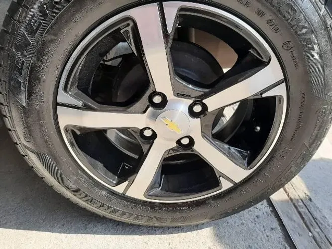 Roda aro 14 GM Onix LTZ diamantada com grafite 4x100 novas