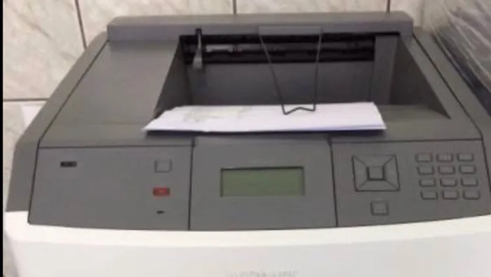 Impressora Lexmark T654 pouco uso, revisada c toner novo
