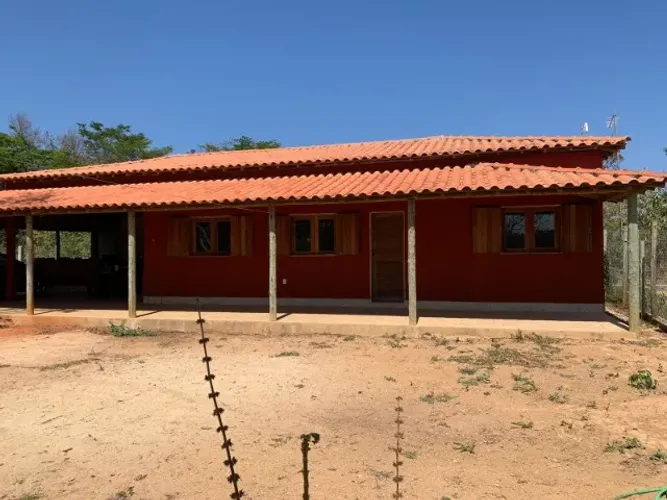 Sitio 1060m² em chacreamento possuiu portão eletrônico, Jaboticatubas.