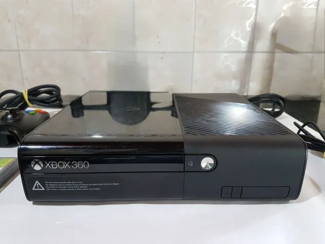 Xbox 360 Super Slim Completo