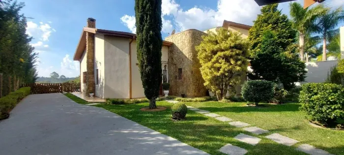 Casa á venda no condomínio Monte Catine