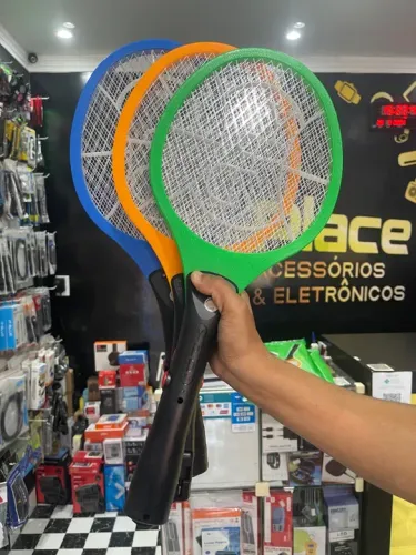 Raquete Recarregável Elétri Mat4 Mosquitos Moscas Insetos Pernilongos Bivolt Plug Carreg