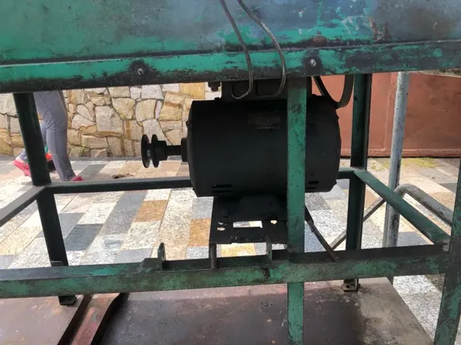 Máquina de fazer alambrado