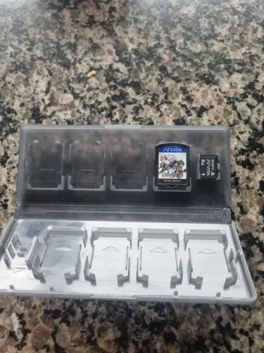Jogo PS Vita Disgaea + cartão de memória8G- usado