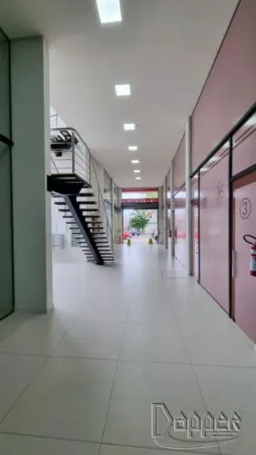 Escritório à venda no Centro com 36 m², ideal para diversas atividades comerciais.