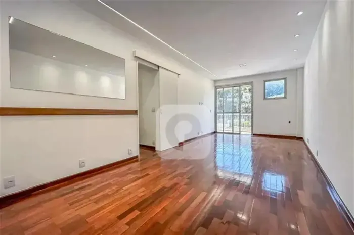 Apartamento 3 Quartos (1) Suíte e (2) Vaga com Vista Deslumbrante  Cosme Velho