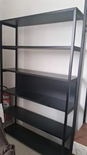 Estante/prateleiras multiuso 