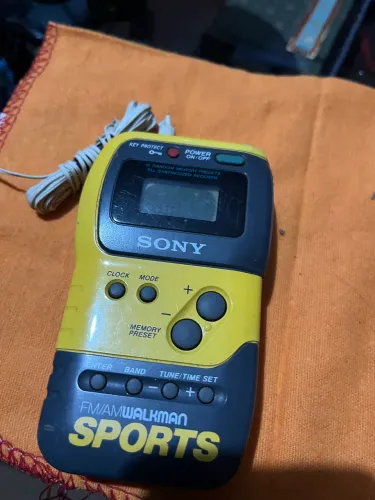 Sony SRF-M70 Sports Walkman AM/FM