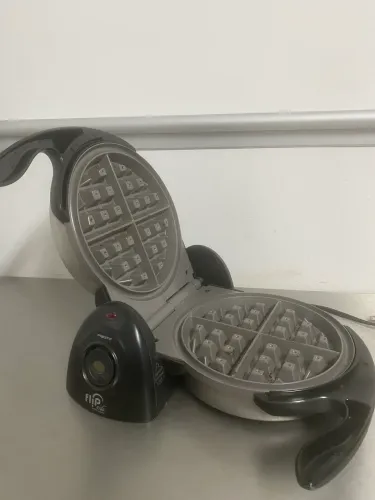 Maquina waffle sanduicheira tostex profissional - muito nova