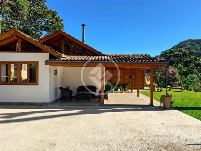 Casa linear à venda em Teresópolis em condomínio Canoas, Vargem Grande. codigo: 161796