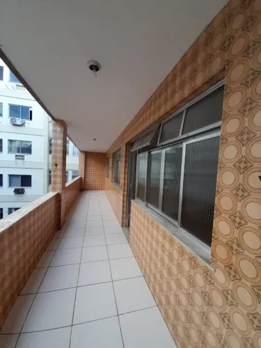 Amplo apto. 03 quartos, varandão e garagem - Méier (150m²)