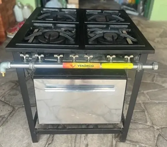 Fogão Venâncio Com 4 Bocas De Ferro Fundido e com Forno