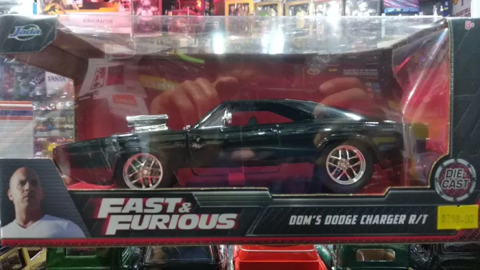 Carrinho miniatura Velozes e Furiosos Dom's Dodge Charger R/T 1:24 Jada toys