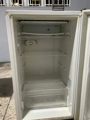 Vendo frigobar 