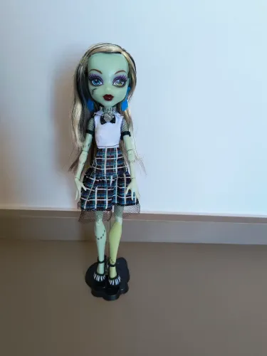 Boneca Monster High Frankie Stein Ghouls Alive