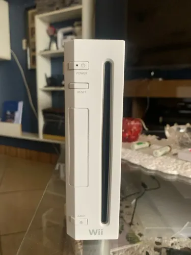 Nintendo Wii, com os acessórios originais da Nintendo