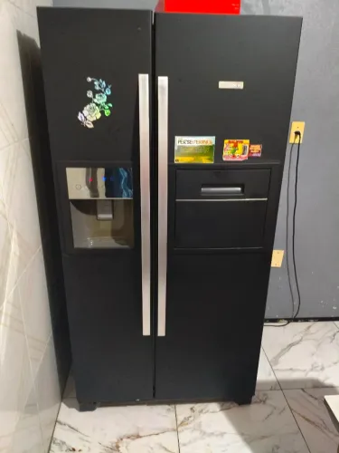 Vendo geladeira duas portas 
