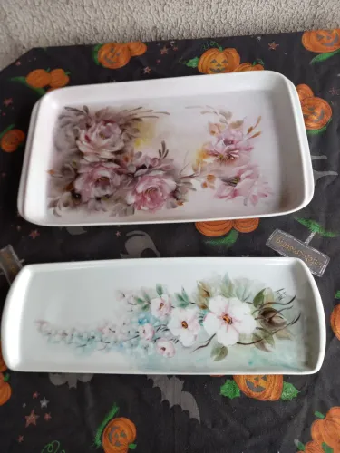 Lindas travessa pintadas à mão